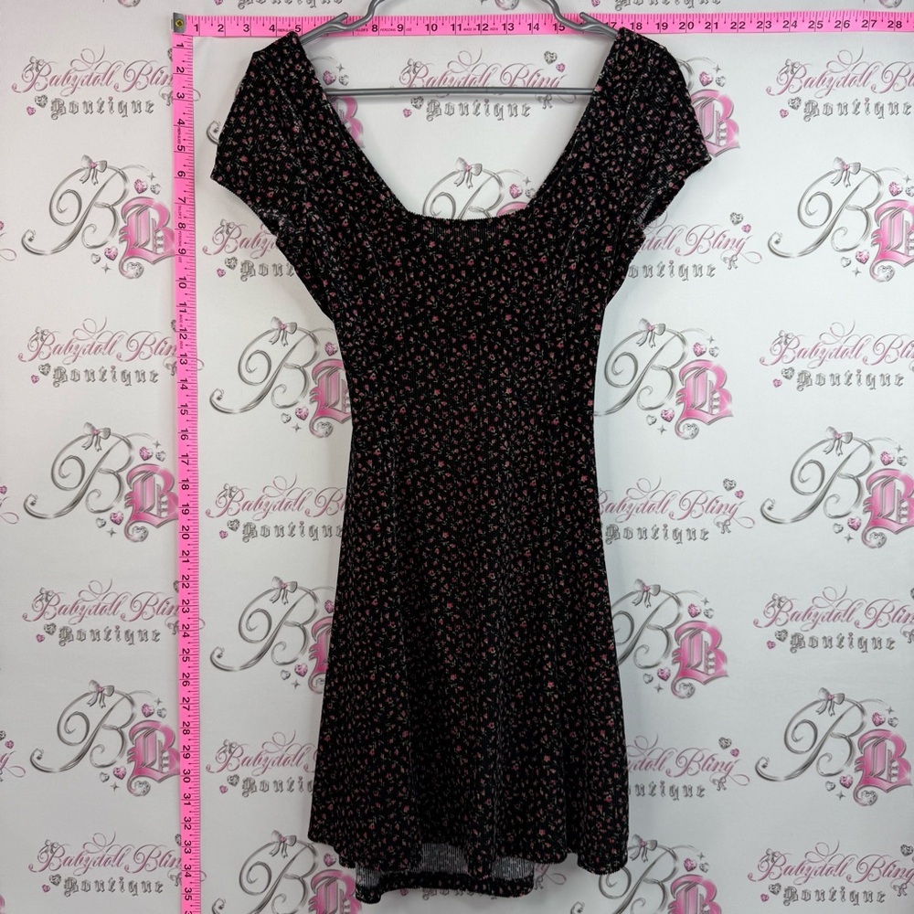 Forever 21 dress open back cutout  Black Floral Midi Dress with Pink Print